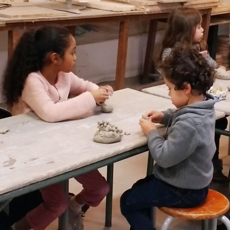 Stages de modelage pour les enfants pendant les vacances scolaires