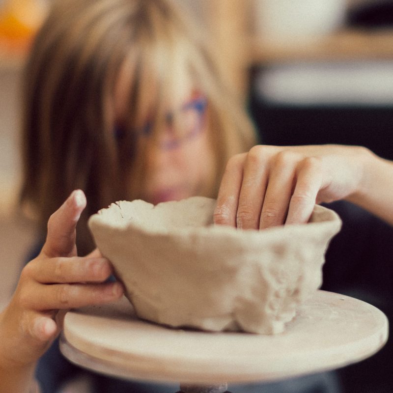 Cours de modelage bilingue pour les enfants