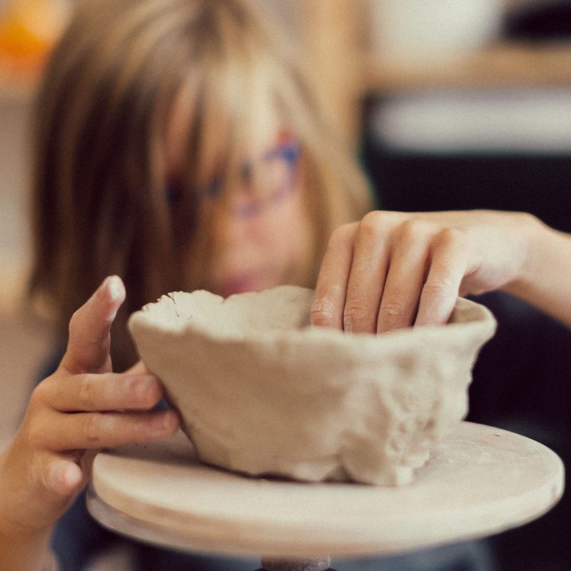 Cours de modelage bilingue pour les enfants