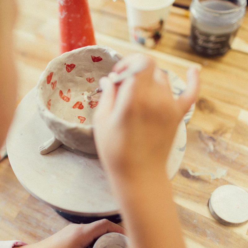 Cours de modelage bilingue pour les enfants